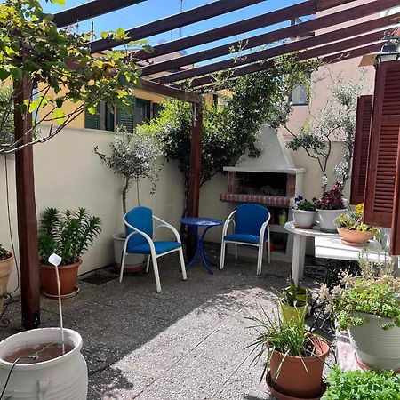 Retro House With Garden In Anopoli Villa Tesalonika Bagian luar foto