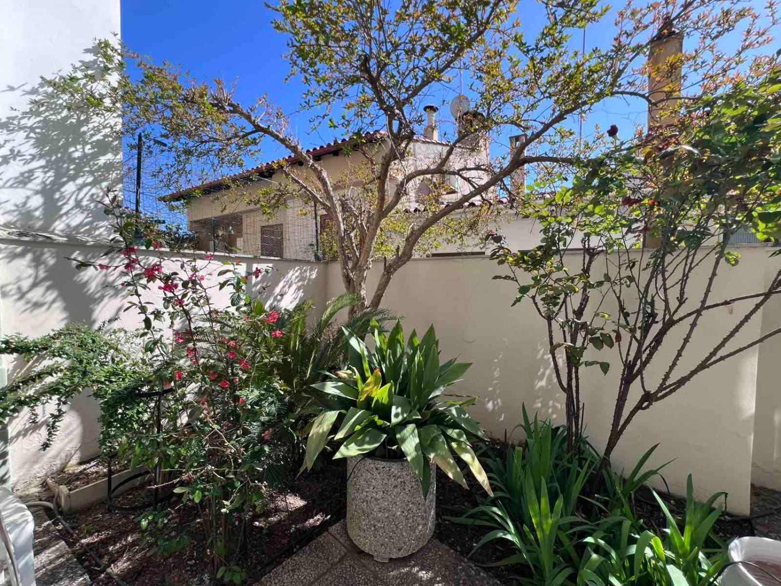 Retro House With Garden In Anopoli Villa Tesalonika Bagian luar foto